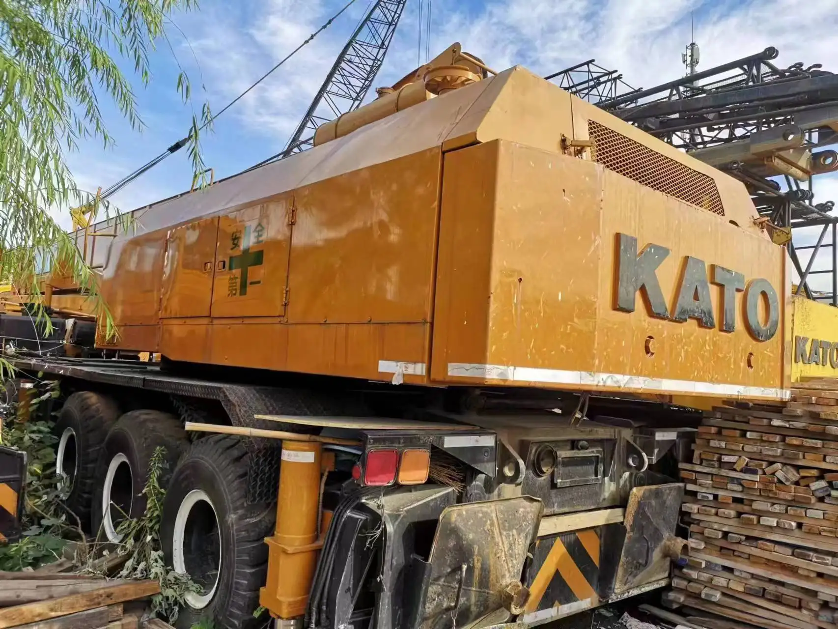 second-hand Kato crane nk800 hydraulic truck cranes mobile 80t lifting capacity heavy equipment for good performance