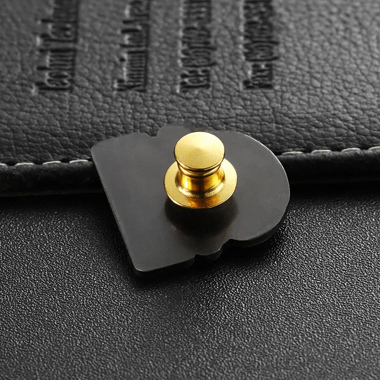 Manufacturer Custom Badge 2025 Halloween Gifts Zinc Alloy Metal Pins Small 2d Funny Brass Soft Enamel Lapel Pins