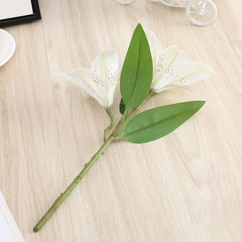 H168 wholesale artificial 3 flowers lily plastic lilium bouquet for decoration