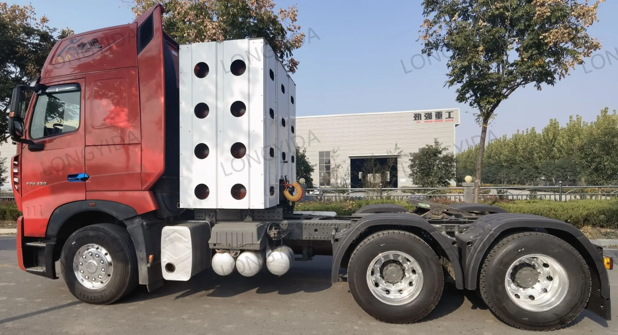 Sino Truck Howo T7H 6x4 CNG 40 Ton Design Manual Transmission Tractor Truck 10 Wheels Steel 450hp 4x2 Air Suspension Left Sale