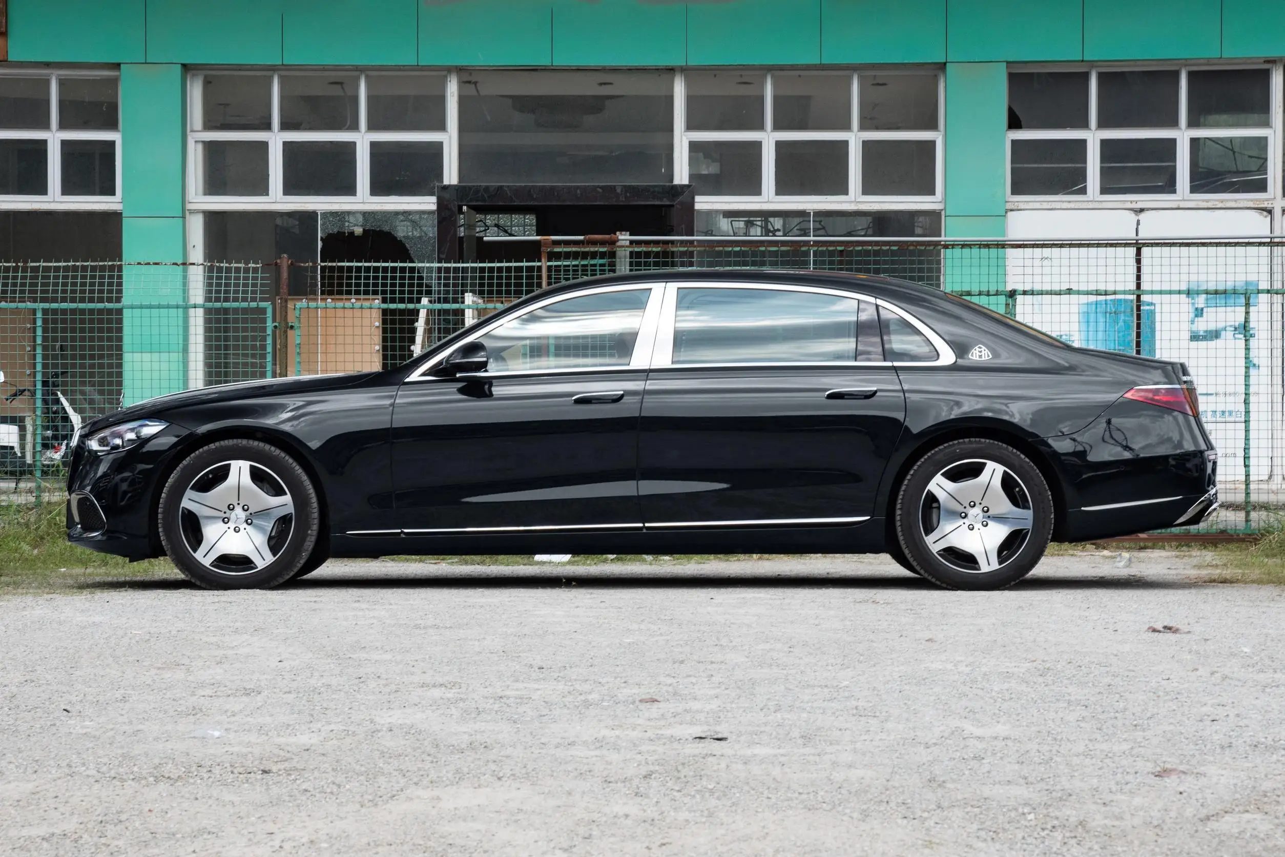 Высококлассный Автомобиль maybach 4 двери 4/5 сиденья mercedes benz s class Электромобиль седан