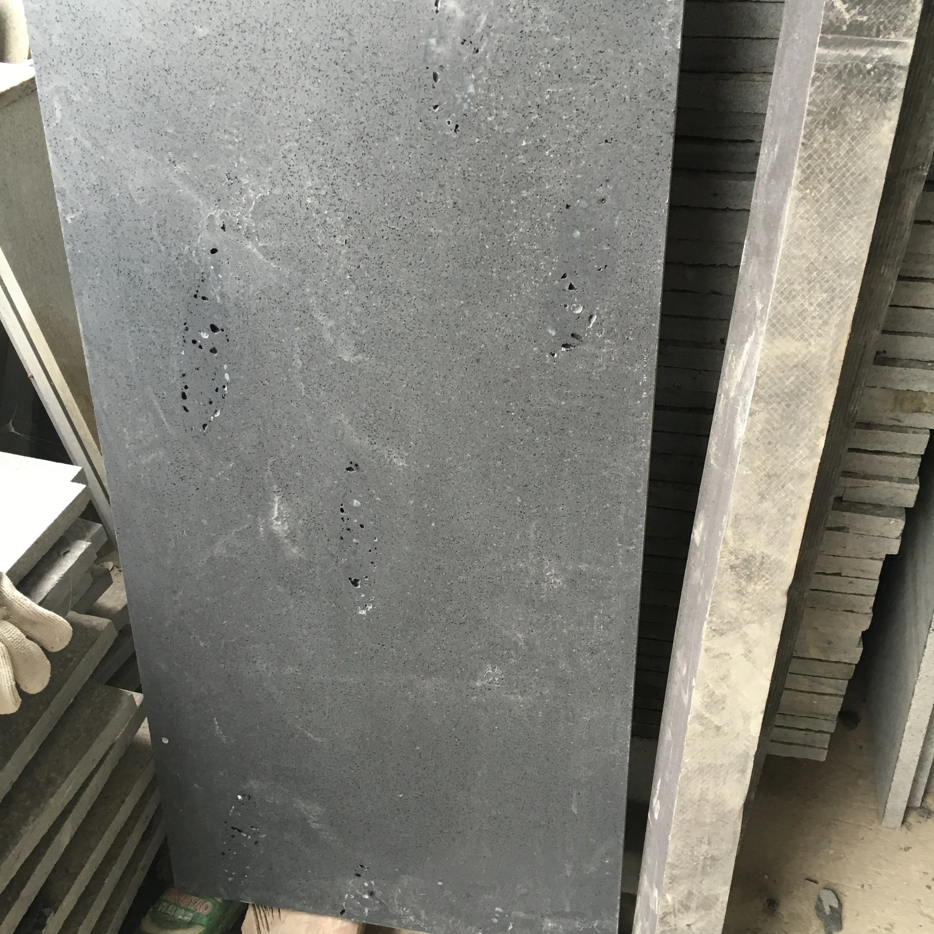 Black granite stone with good price on sale