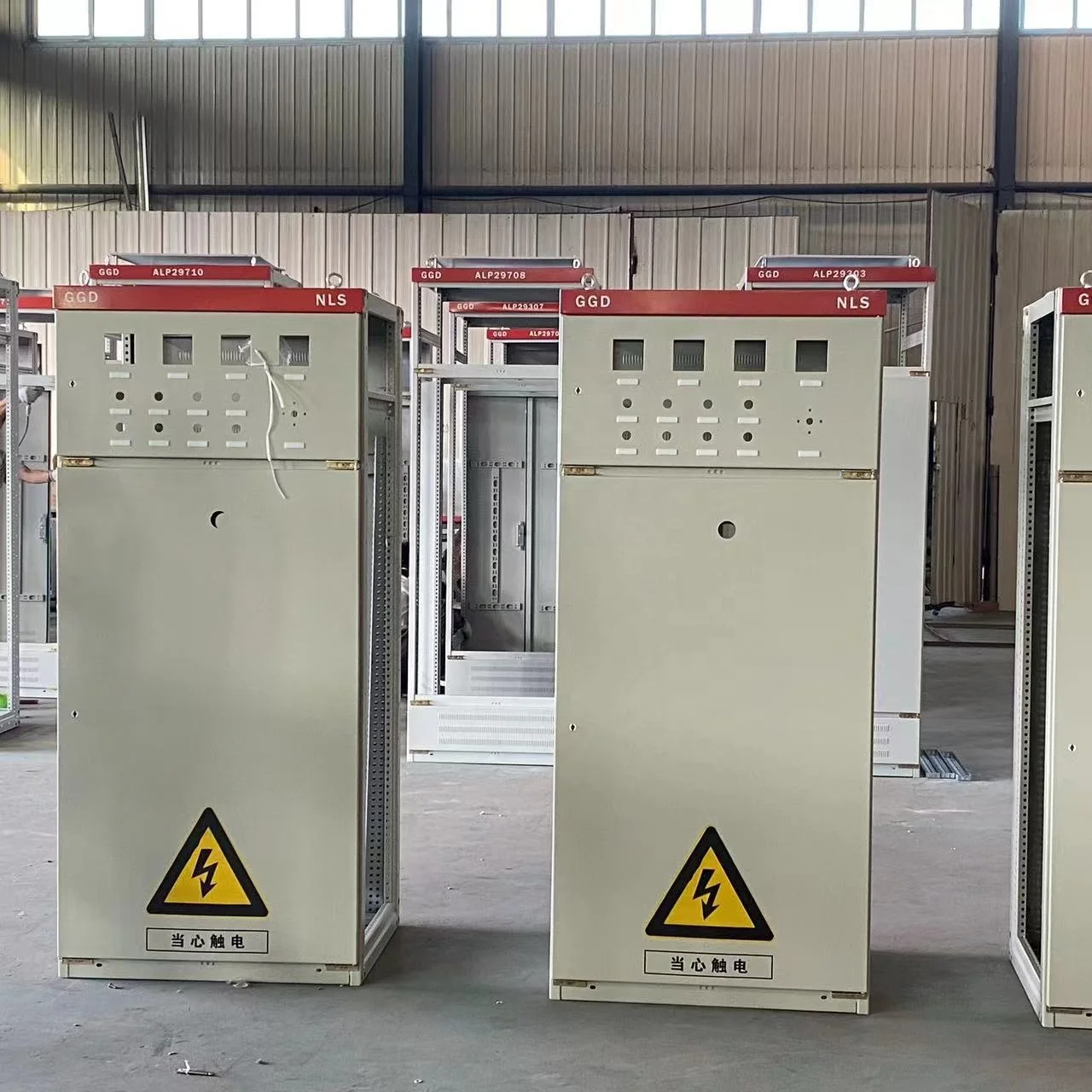 Electrical equipment power distribution low voltage industrial switchgear