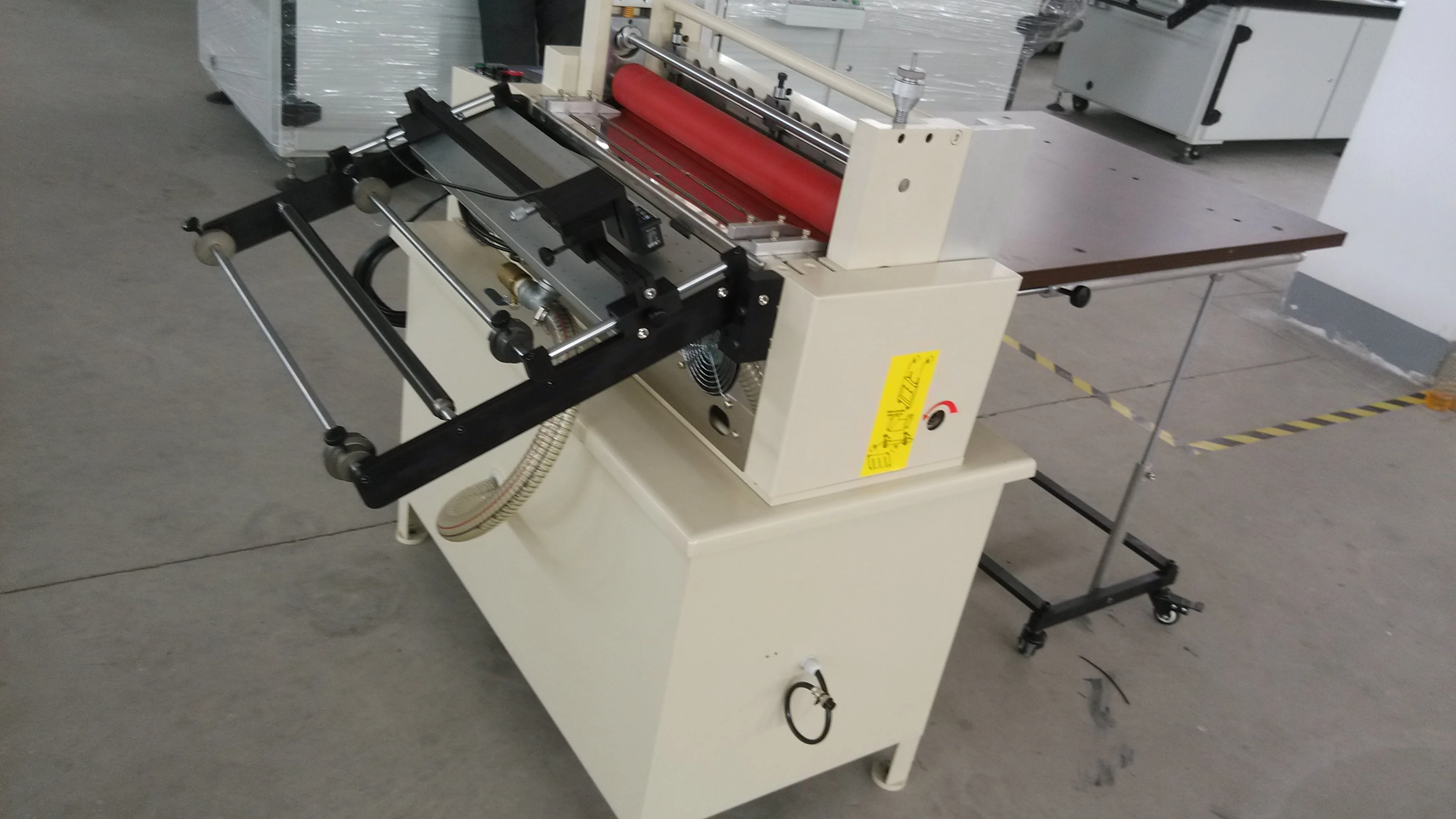 Automatic Roll to Sheet Cutting Machine