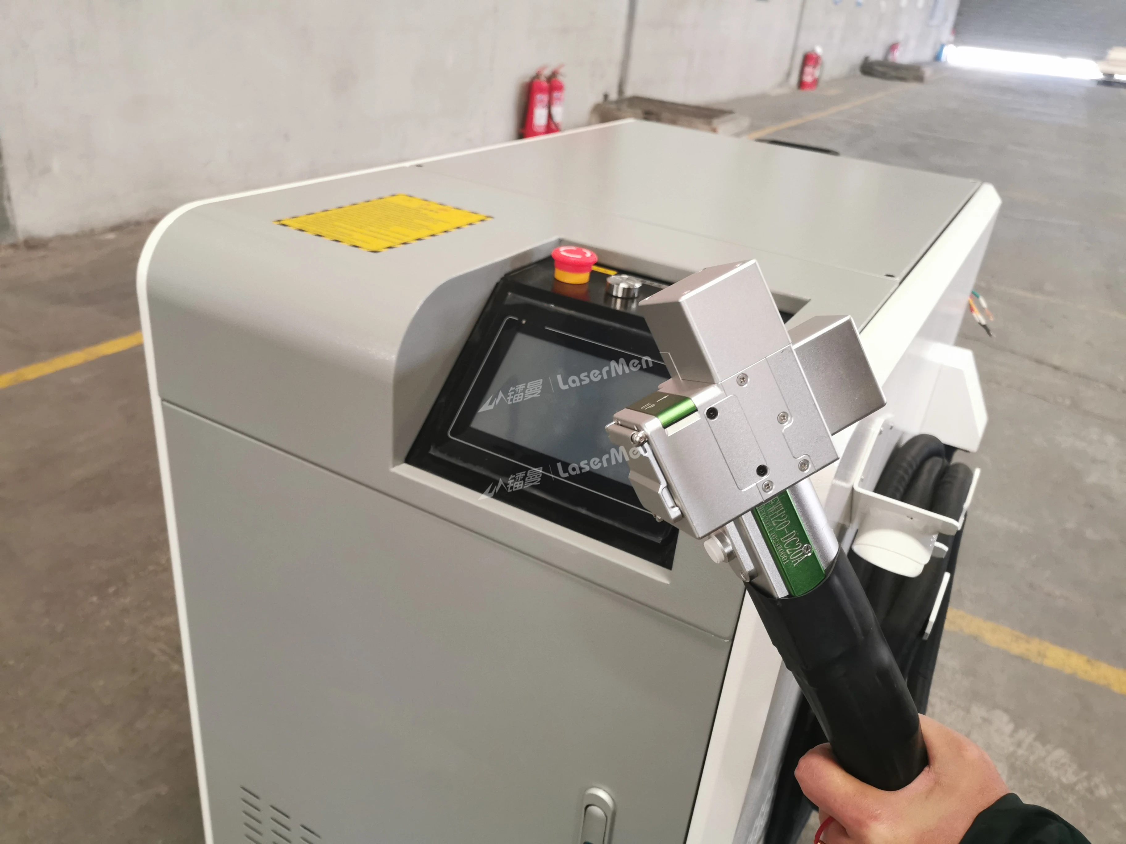 Best Price Rust Removal Surface 1500w 2000W Laser Cleaner Handheld Laser Cleaning Machine For Metal And Paint