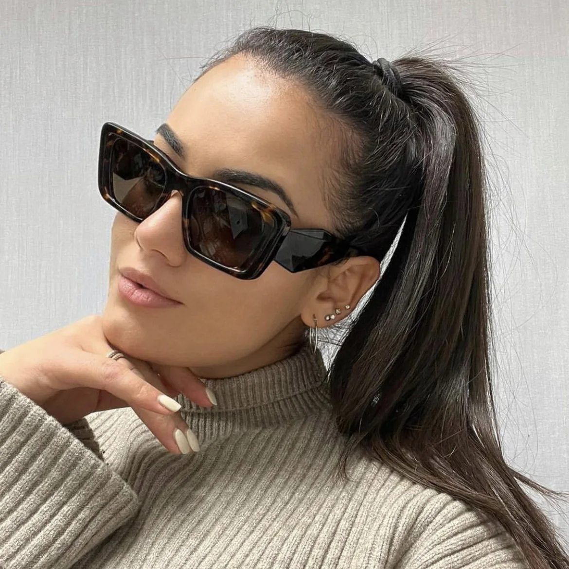China Sunglasses Manufacturers 2022 Luxury Woman Fashionable Jelly Color Sunglasses