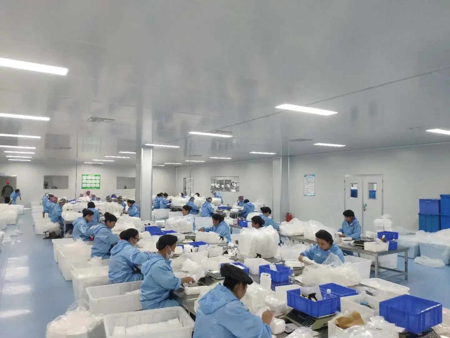 Factory Wholesale Cheap Price Recyclable Dust Proof Cpe Medical Grade Shoe Booties Covers Disposable Shoes Cover For Indoors