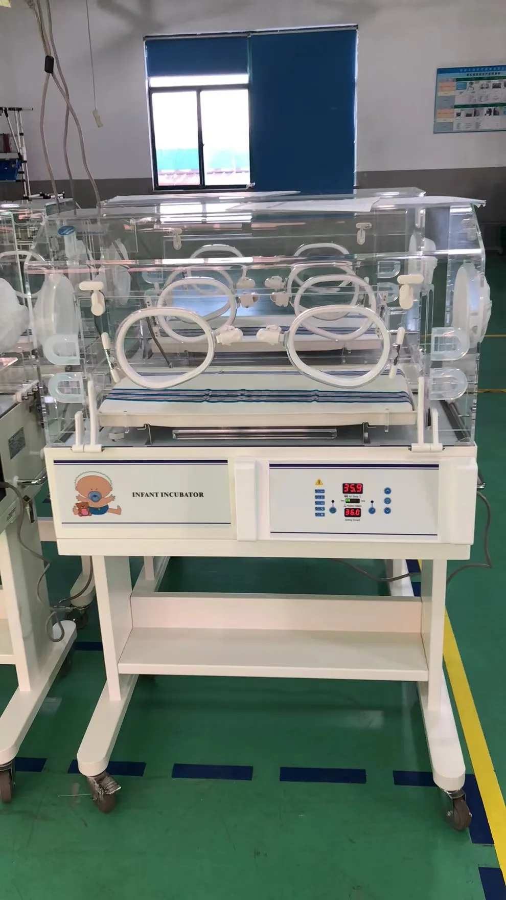 Medical device newborn baby infant incubator with phototerapy lamp MSLBI30 in stocks