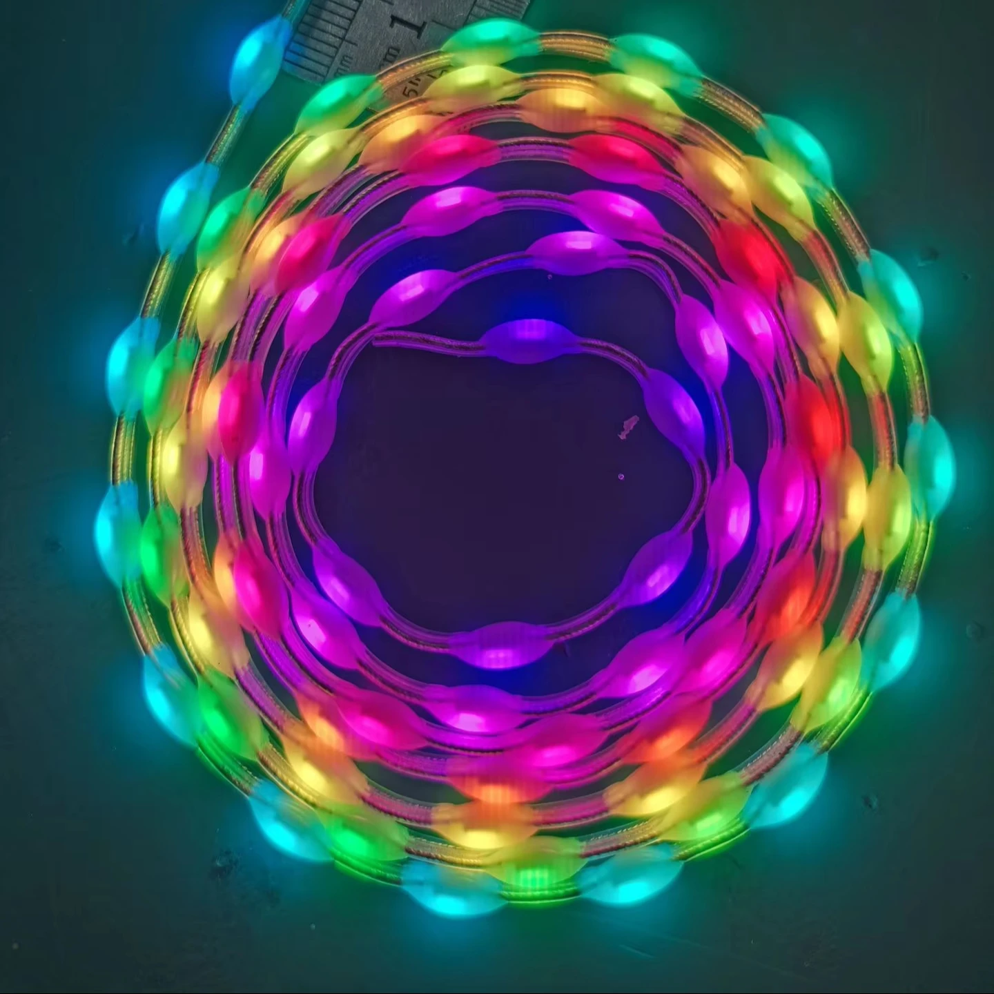 2024 Лидер продаж красочный RGB декоративный свет кожаный проволочный