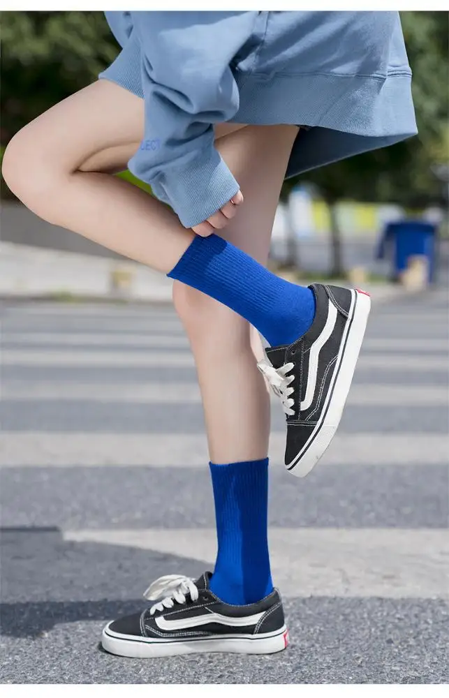 Забавные однотонные Женские Дышащие носки Ins, конфетные радужные цвета, органические хлопковые носки от производителя, спортивные короткие носки для девочек