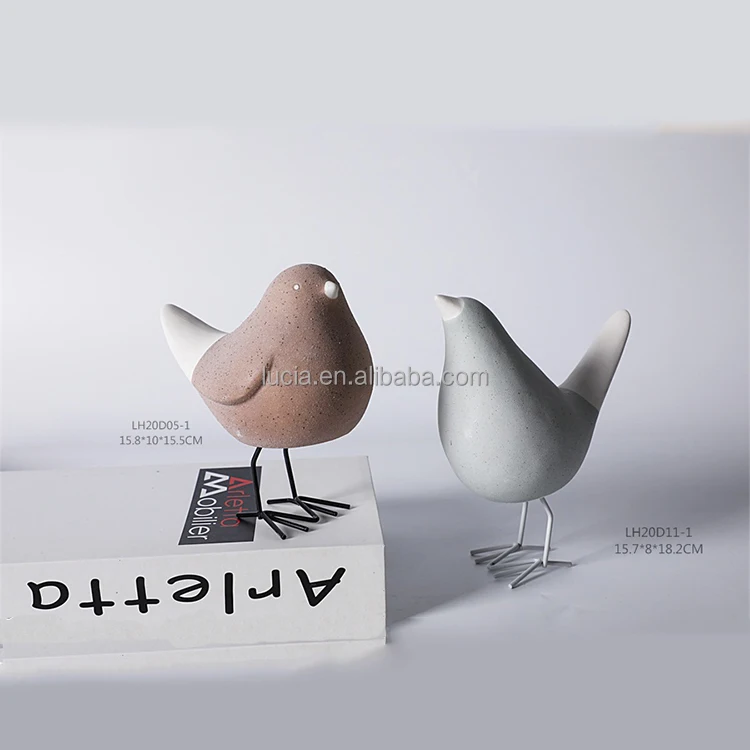 Wholesale Hand Made Vivid Wooden Effect Brown Ceramic Flying Birds Sculptures Statues For Home Decoration