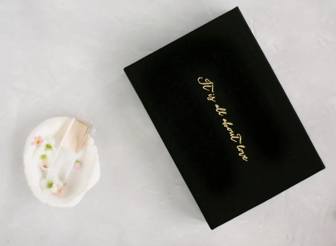 Wholesale Small Black Custom Design Personalized Rigid Paper Cardboard Usb Flash Disk Packaging Magnetic Closure Gift Box