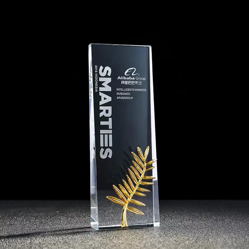 Custom Metal Diamond Crown Trophy Basketball Football Crystal Trophy Medal Award Souvenir