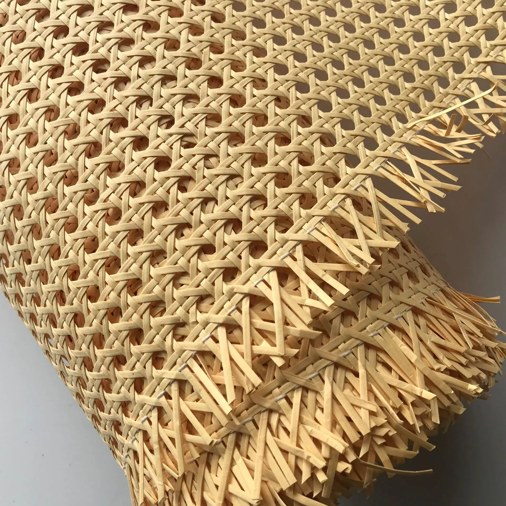Russia Hot sale Natural Rattan Cane Webbing Roll, Natural rattan mat Indonesian vine Mesh Cane for Furniture Decor