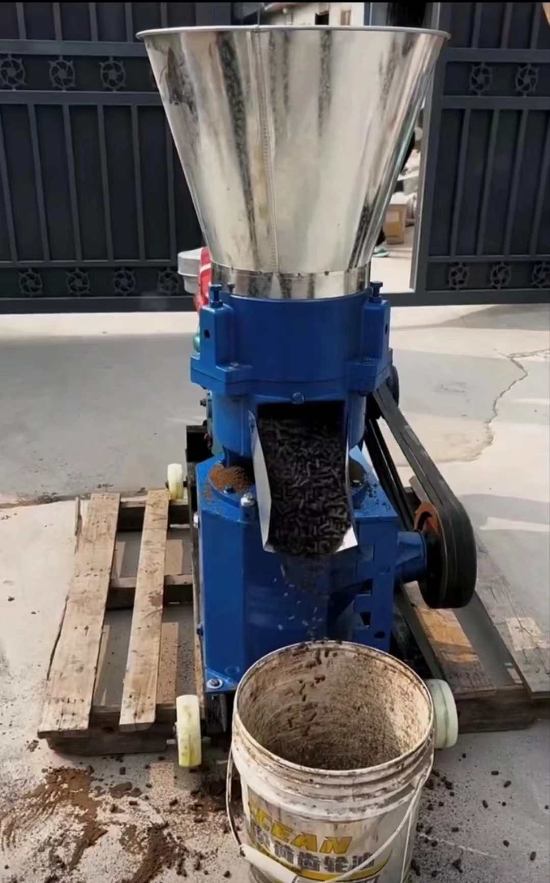 Animal Poultry Cattle Dog Fish Feed Pellet Making Machine For Livestock Feed Chicken Feed Making Machine Production Line