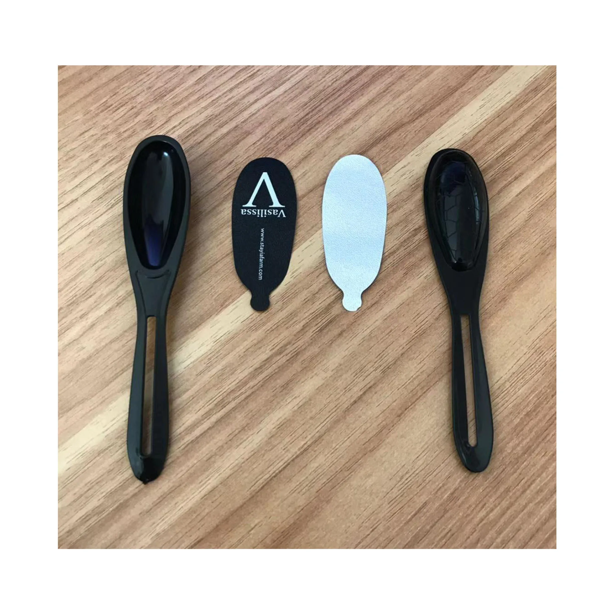 Plastic spoon for honey