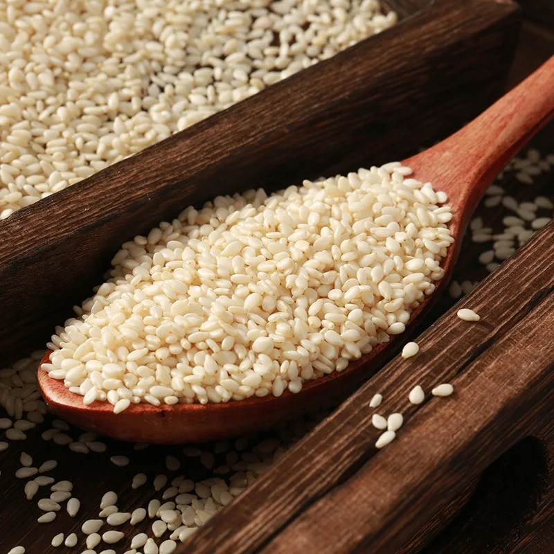 Белые семена кунжута без