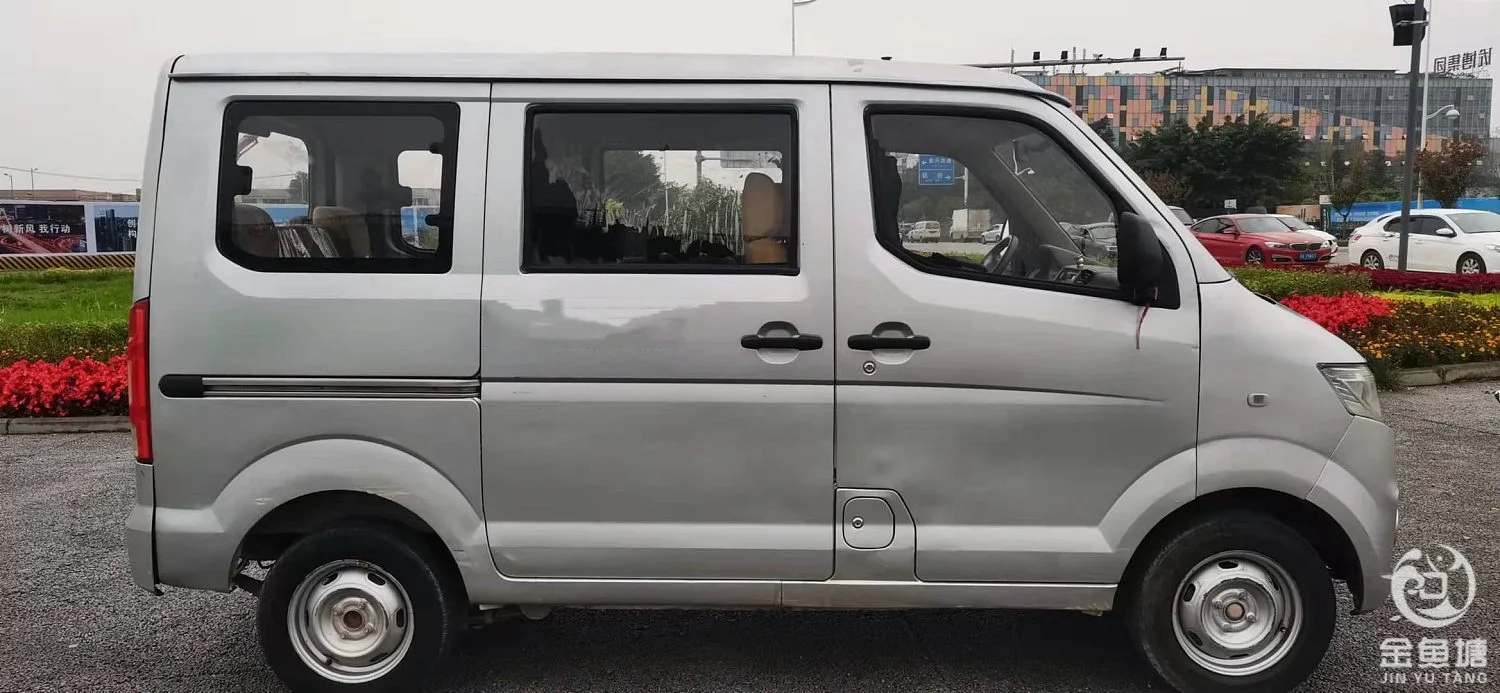 Дешевые китайские б/у автомобиля FAW Цзябао V75 2015 1.0L 7-мест подержанных автомобилей