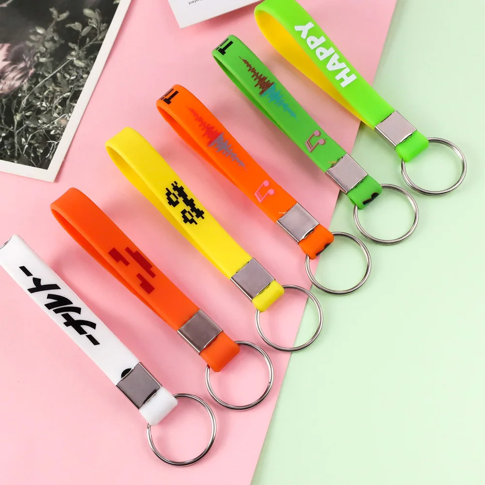 Custom key ring rubber key chain bracelet wristlet designer silicone wristband keychain