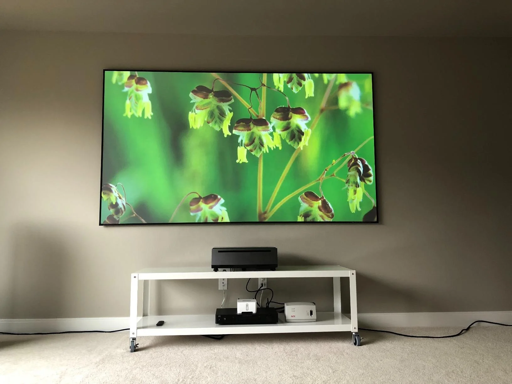 Elite 2023 Hot selling Projector Screen CLR3 100 inch ALR Fixed Frame Screen Ultra-Short-Throw Projection Screen