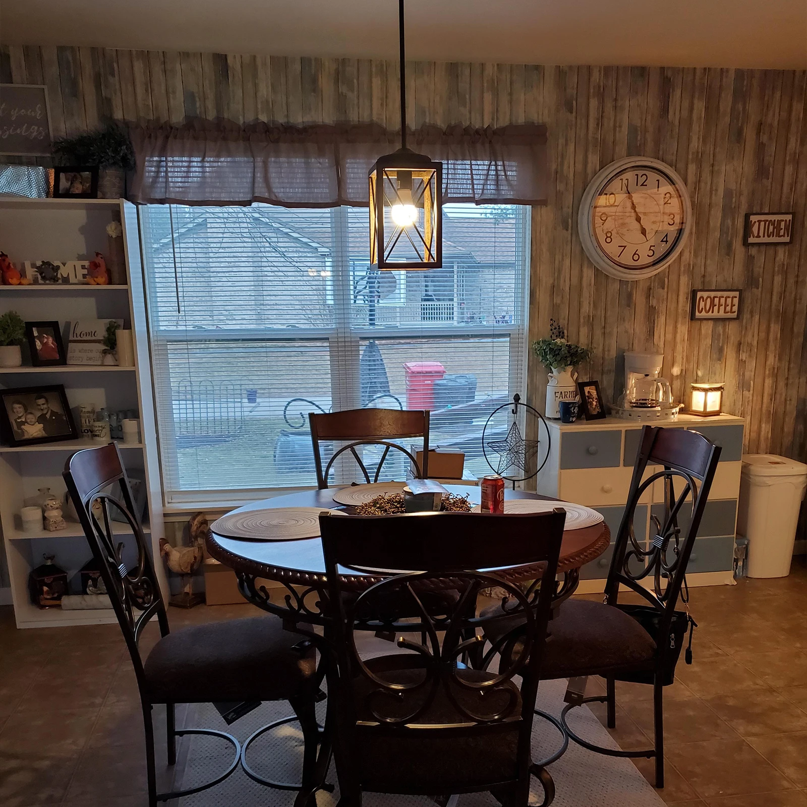 Wholesale Minimalist Light Fixtures E26 Bedroom Pendant Light Luxury Modern Iron Led Chandelier