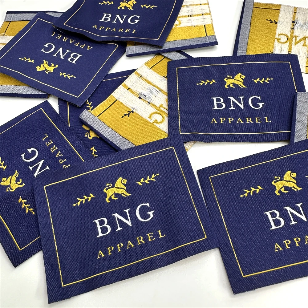 Пользовательский логотип Имя ткань бирки одежда тканая этикетка атласная ткань пришить на мягкий Дамаск тканые этикетки для одежды