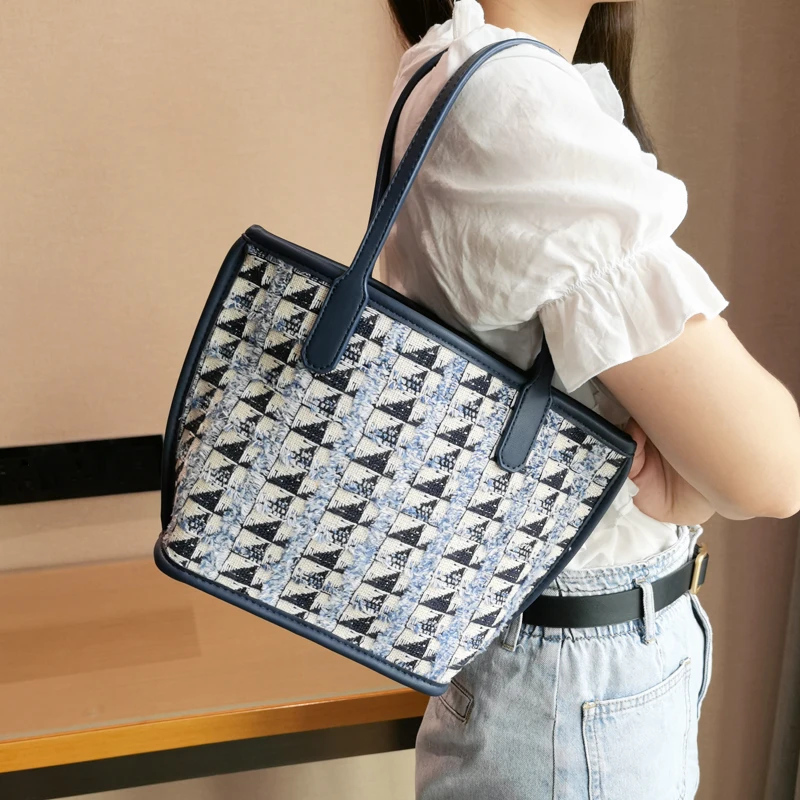Guangzhou Factory High Quality Handbags Wholesale Bag Women Messenger Bags 2022
