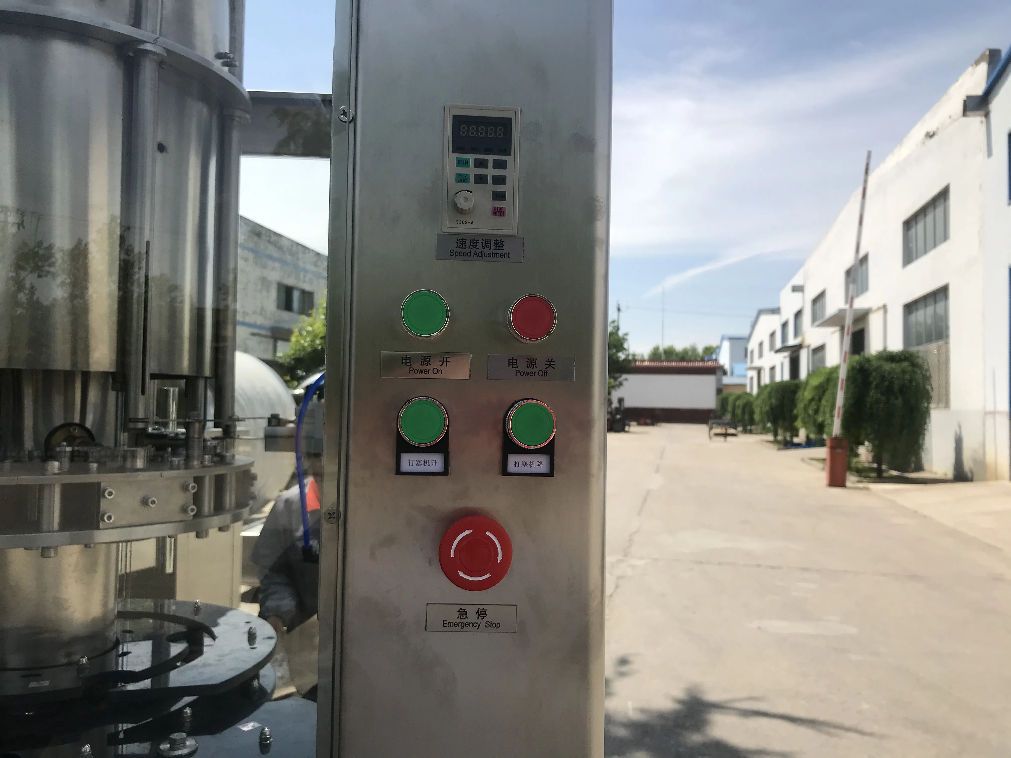  5000-6000bottles factory automatic red wine grape bottle corker stopper with nitrogen