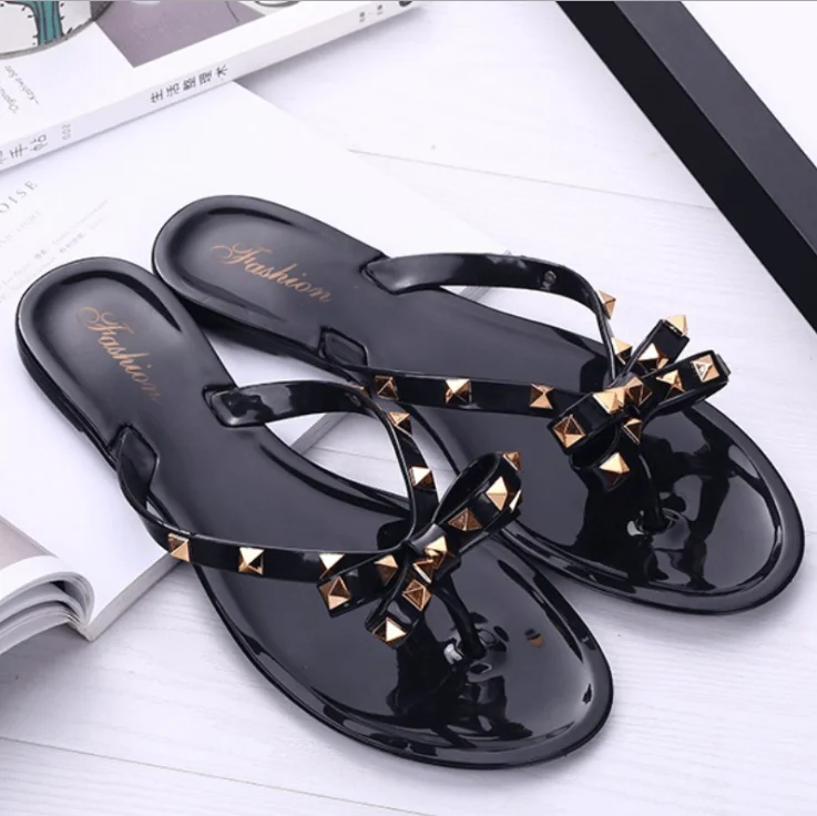 Sandals Shoes 2019arrivals Lady flat plastic sandals jelly shoes Rivet clip toe slippers R001 SlippersFlat Sandals