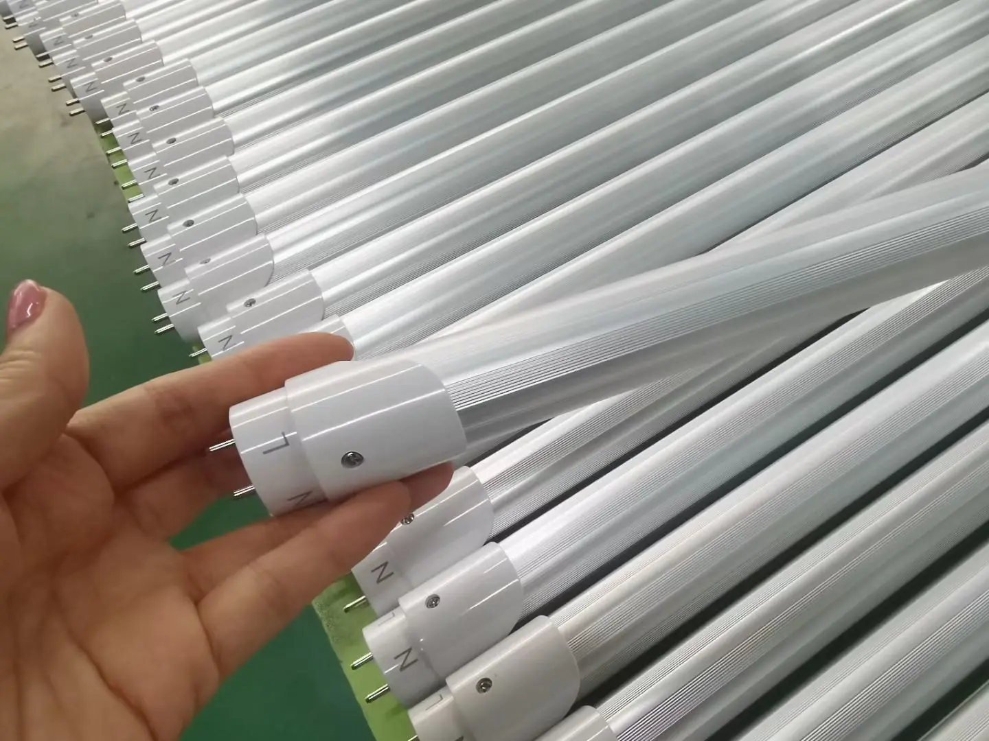 microwave sensor led bulb light 1200mm motion sensor t8 led tube light 18w  dimmable