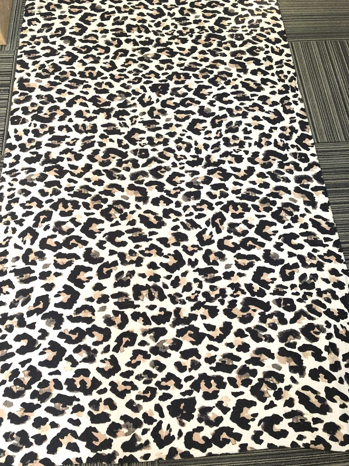 2022 Wholesale price Low MOQ custom leopard printed 100% Rayon beach sarong pareo perfect beach cover up beachwear