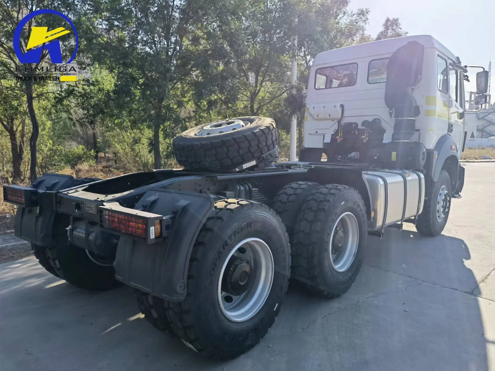 Beiben 6x4 6x6 380hp 420hp Tractor Truck Prime mover semi trailer truck head North Benz 10Wheels Towing Truck For Sale