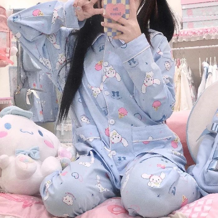 Pajama girls are sweet and lovely in spring and autumn. Student girls can wear two sets of home clothes