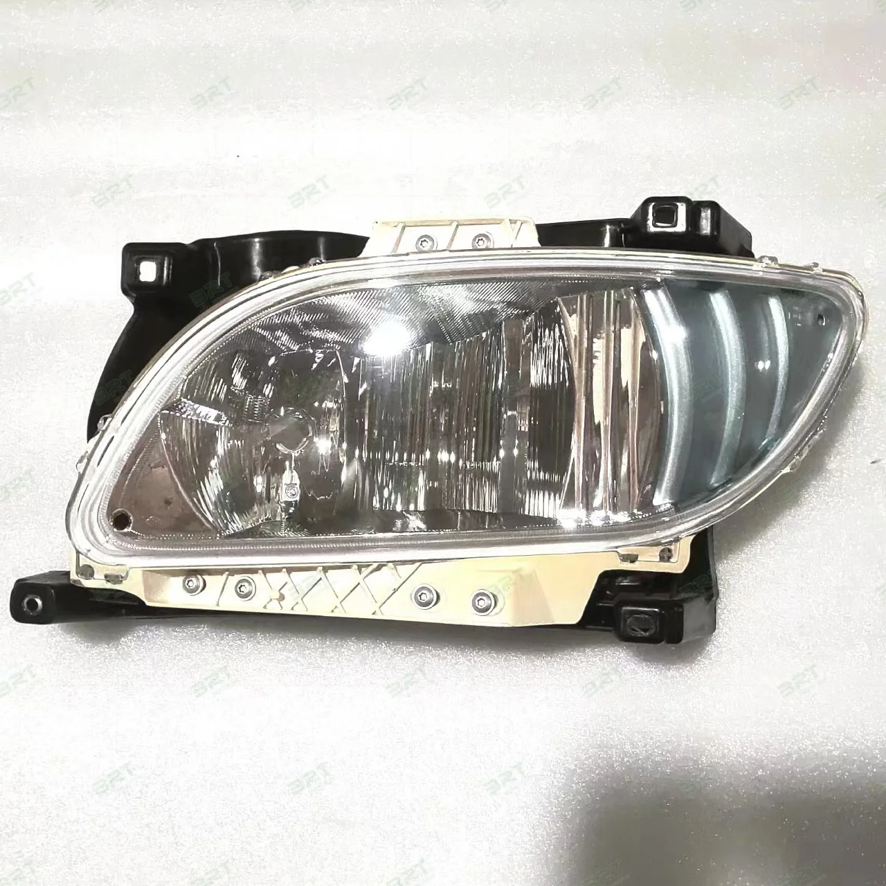 FOR DAF XF106 FOR EUROPEAN TRUCK BODY PARTS RH 2032704 1835887 LH 1835886 FOG LAMP