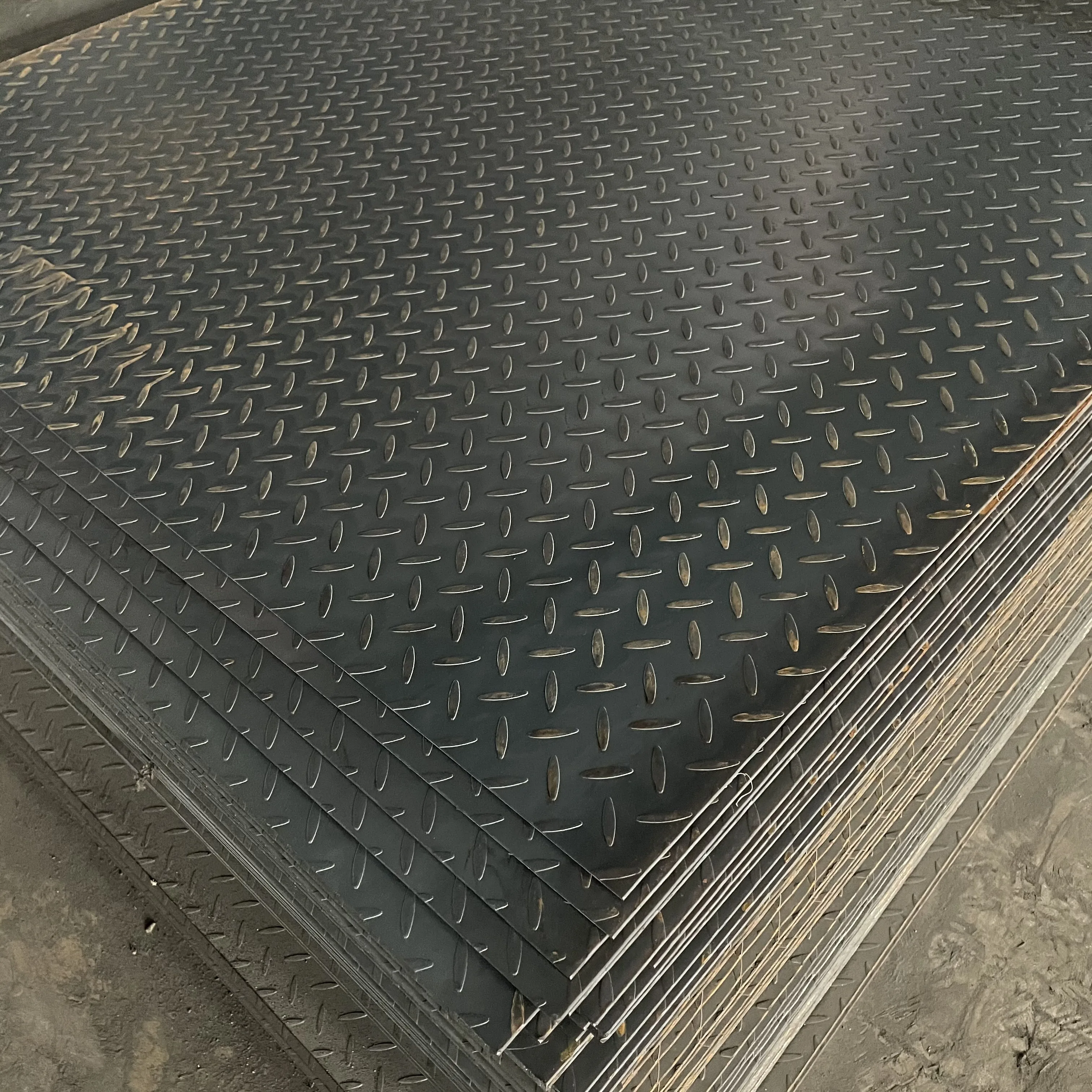 ASTM A36 A285 A515 A576 Q235 Low Price Mild Carbon Steel Checkered Iron Steel Sheet Plates Manufacturer