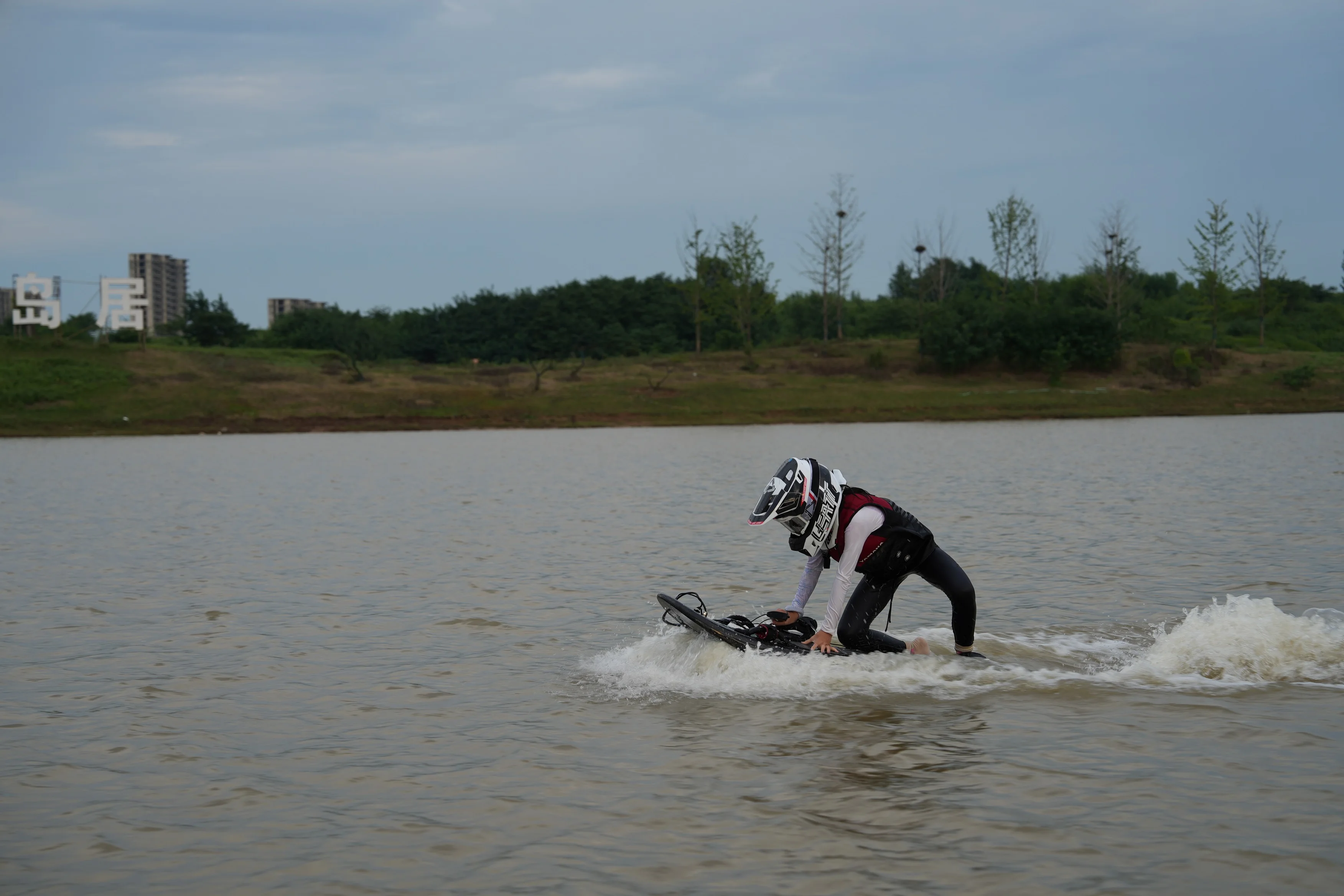 Faster 15KW Electric Jet Board Motorized Surfboard for Vacation Rental Business