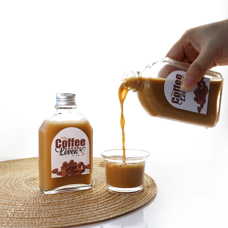 Free Sample Flat Flask Bottle 100ml 200ml 500ml Clear Cold Brew Coffee Juice Glass Bottle for Beverage Liquor With Screw Cap