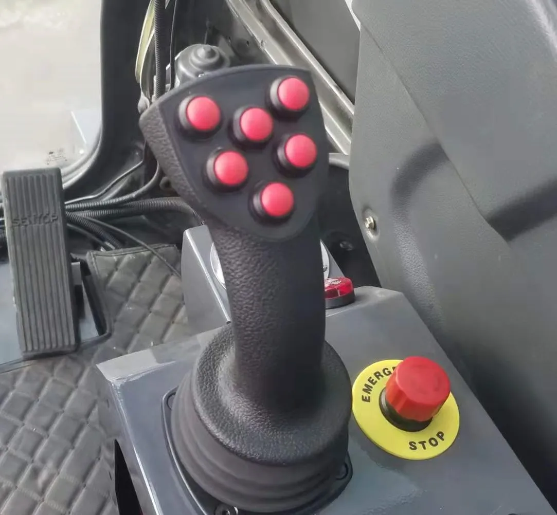 Multi-Functional Road Pothole Patcher Truck With Good Service