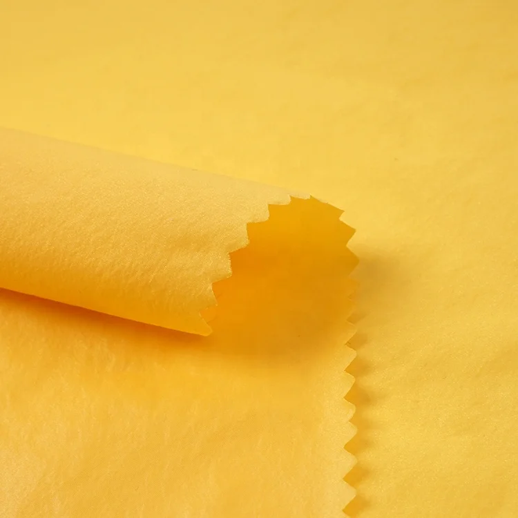 Гарантия качества дешевая популярная саржевая ткань тонкая Водонепроницаемая полиэфирная куртка с полиуретановым покрытием для одежды