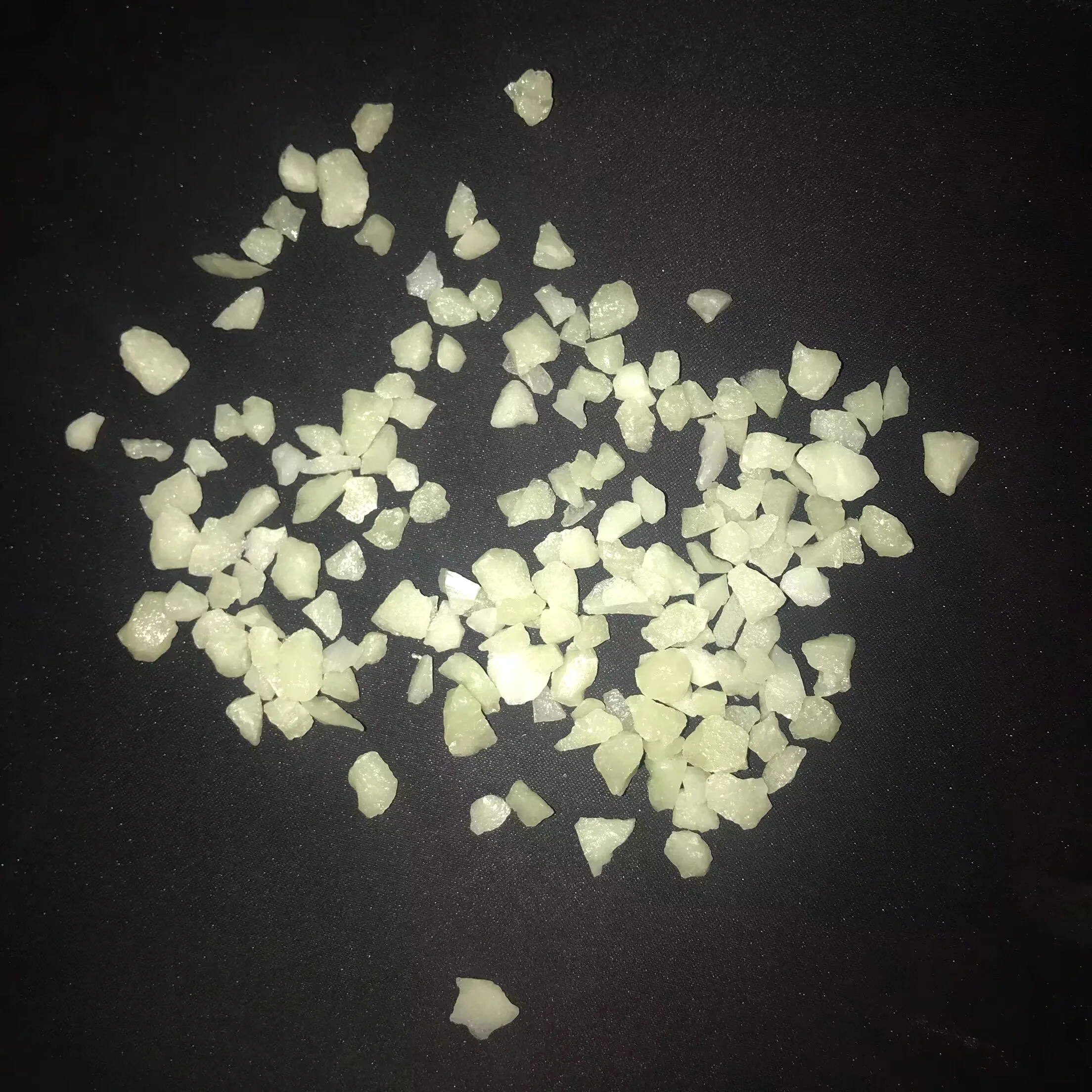 Premium High Performance Glow Stones Pebbles Luminous Rocks For Concrete And Asphalt Substrates