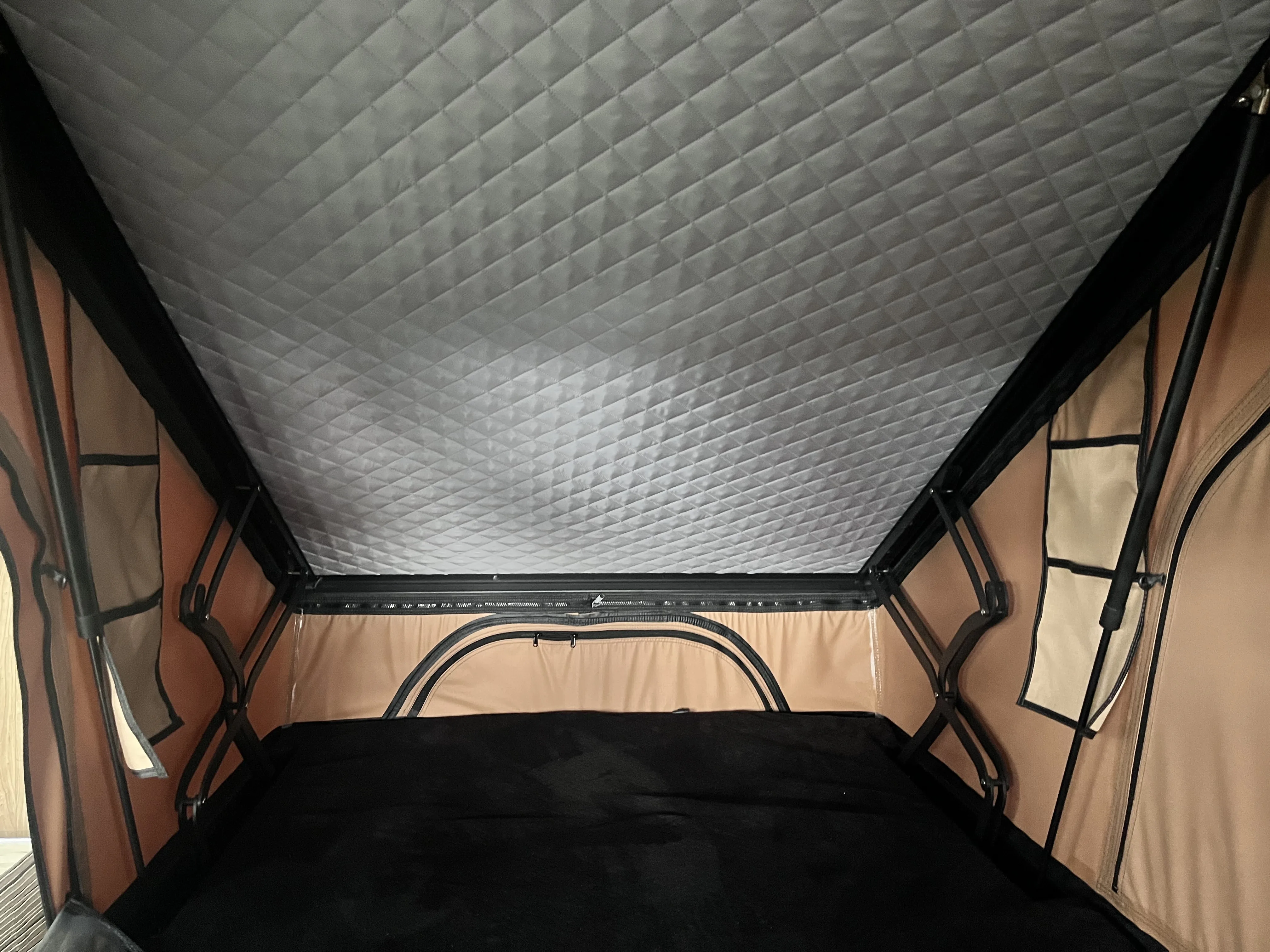 Aluminium triangle Shell Camping SUV Car RoofTop Tent hard shell Cover car Roof top Tent for sale