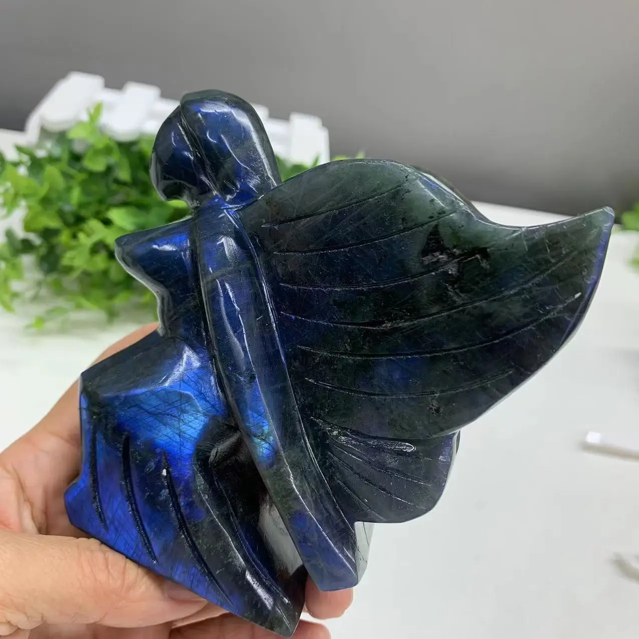 New Design High Quality Nature Crystal  Blue Flash Labradorite Angle Caving For Decoration