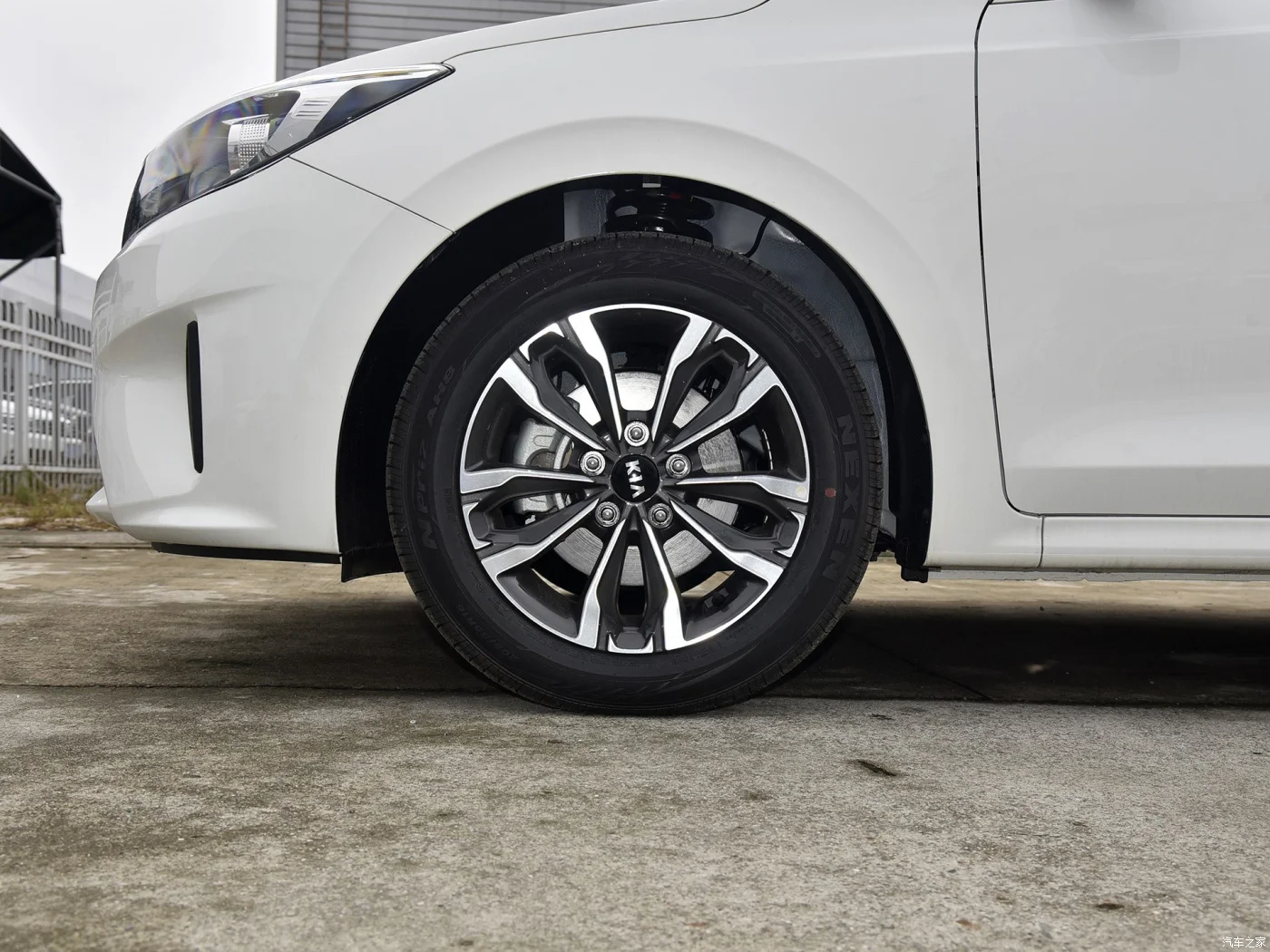 Китай заводская цена kia sedan KIA Forte в наличии седан MPV подержанные автомобили хорошие продажи бензиновый автомобиль