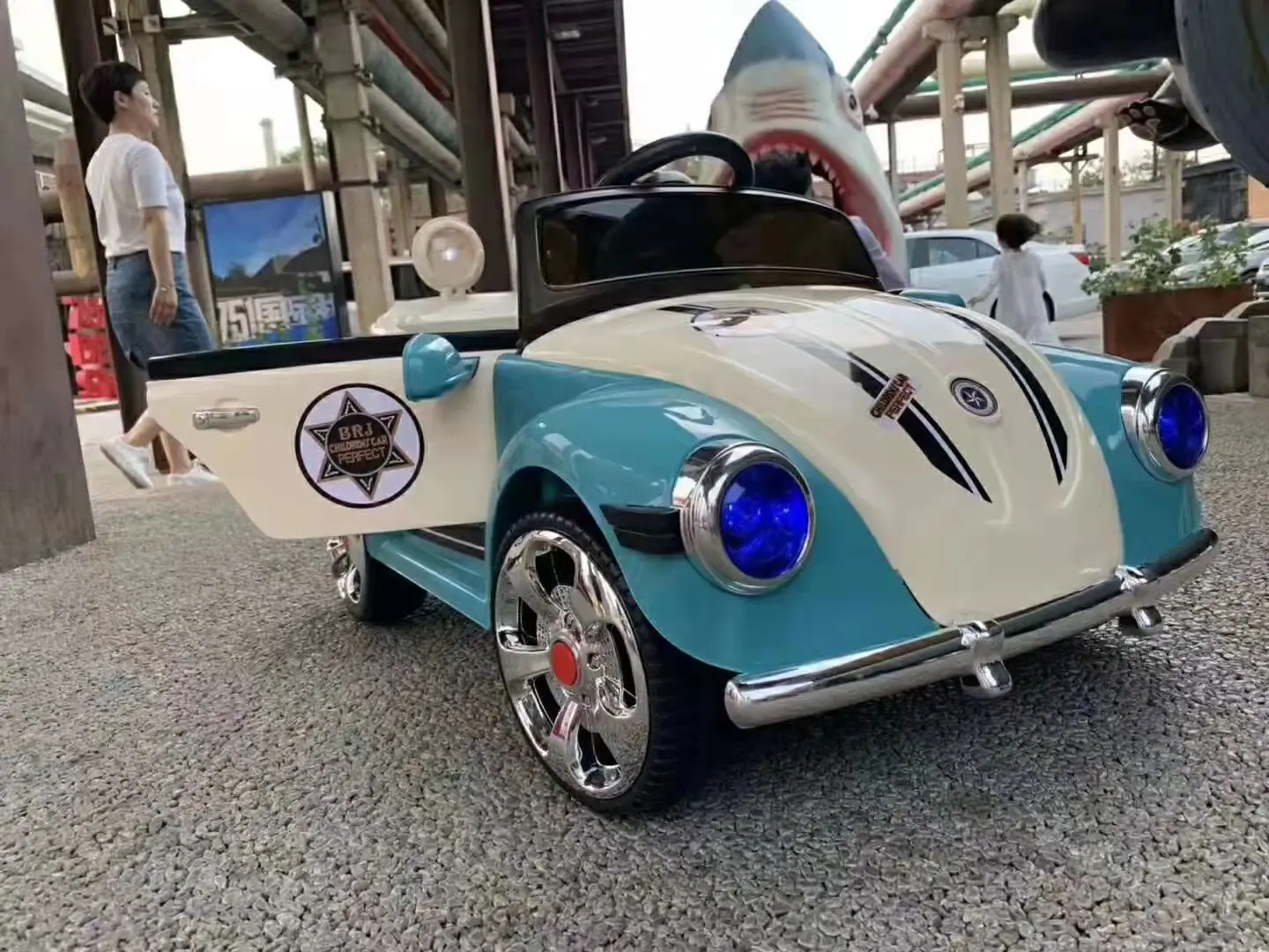 Electric 4 Wheel Toy Car For Kids with 2.4G remote control Cartoon body decoration Children Ride on car Slow start device