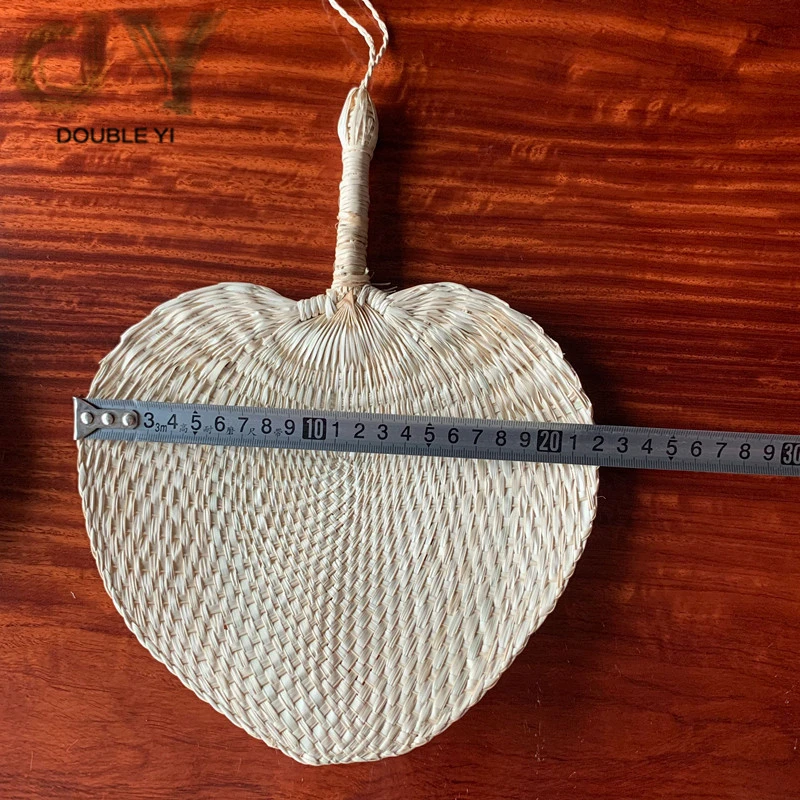Custom Pu fan handmade old-fashioned Chinese style retro straw hand-cranked baby mosquito repellent fan bamboo leaf banana fan