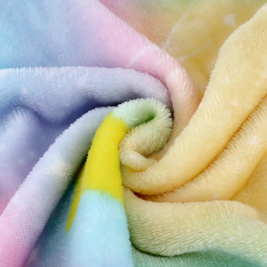 China Hot Sale Knitted 100% Polyester Suoer Soft Washable Reusable Jacquard Coral Fleece Fabric