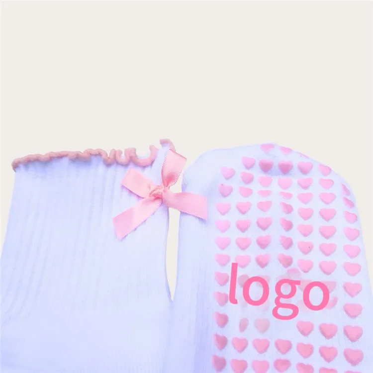 Anti Slip Yoga Pilates Grip Socks Embroider Logo Ballet Barre Cotton Crew Socks Custom Logo Grip Pilates Yoga Socks for Women