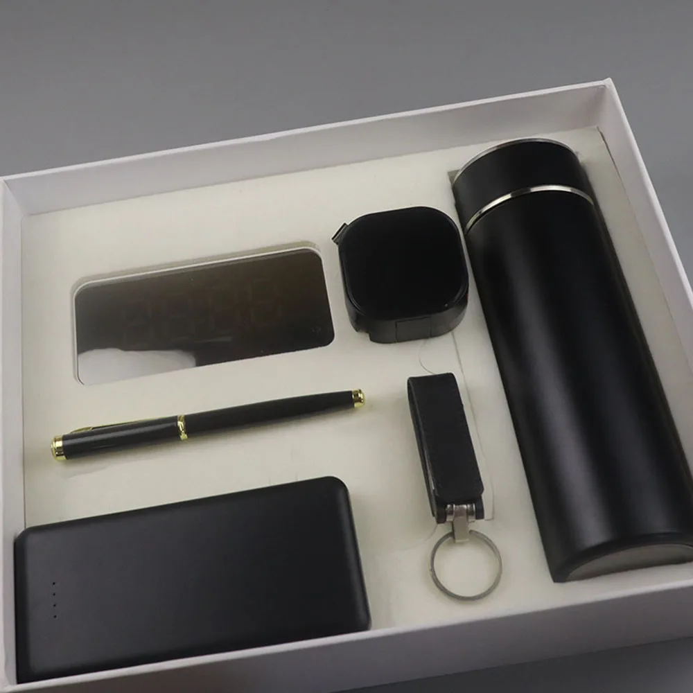 Новый продукт идеи 2024 роскошных электронных деловых подарков power bank небольшой набор гаджетов