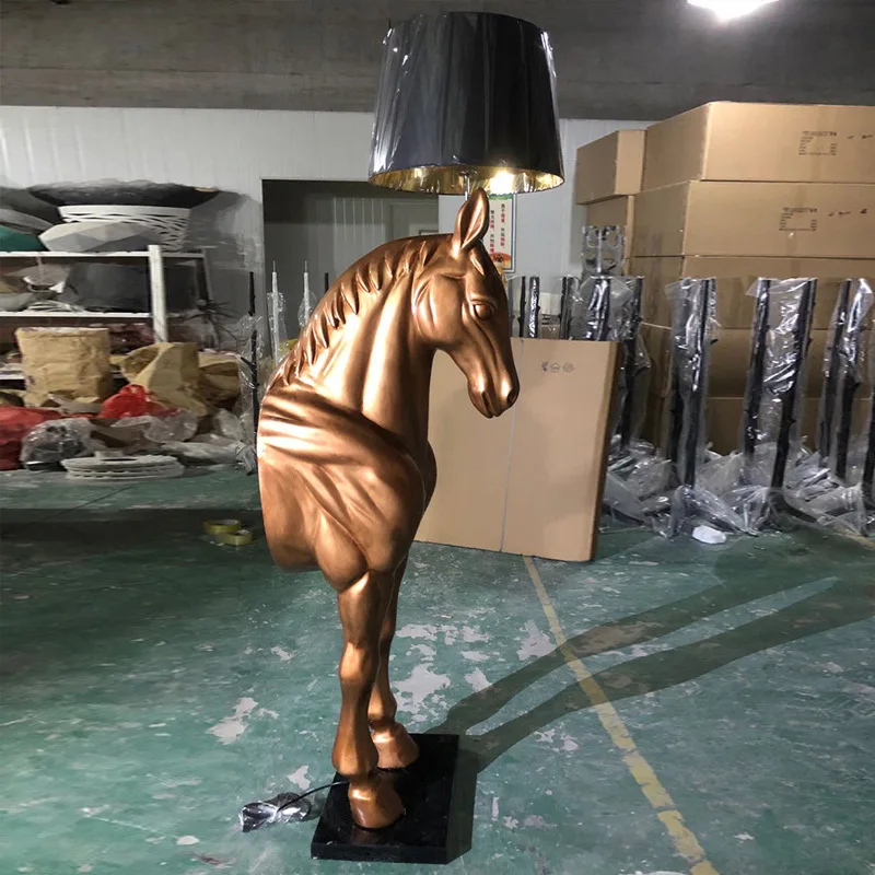 Nordic Denmark Retro Puppy Floor Lamp Decoration Resin Horse Post Lantern Lobby Loft Horse Standing Lights