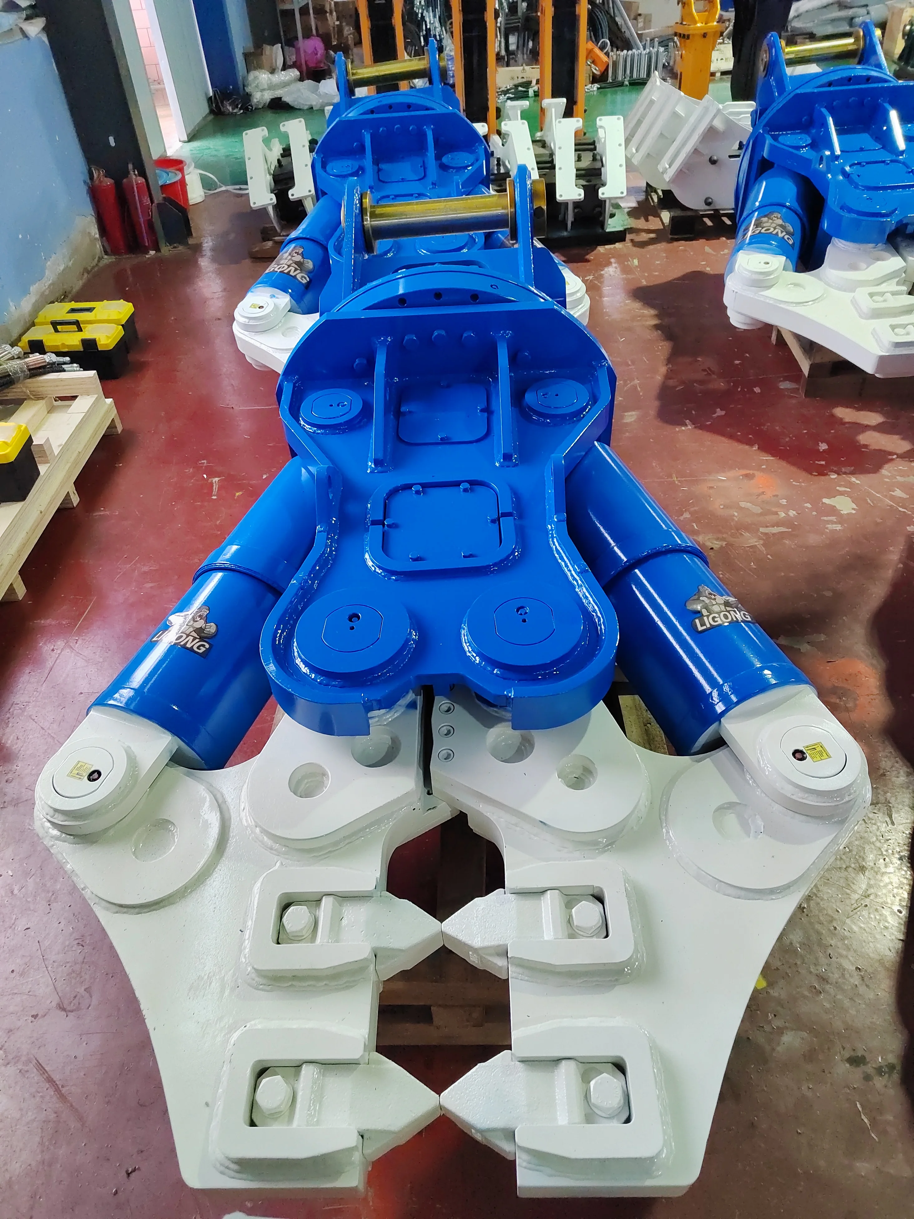 Excavator rotating two cylinders scrap metal shears,concrete pulverizer,changeable blade shears for sale